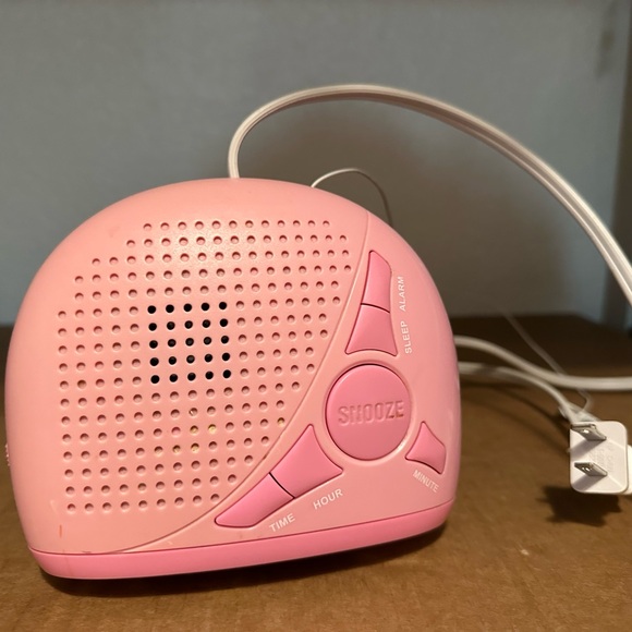 Hello Kitty Clock - Picture 2 of 2